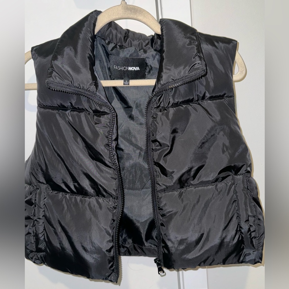 black cropped puffer vest